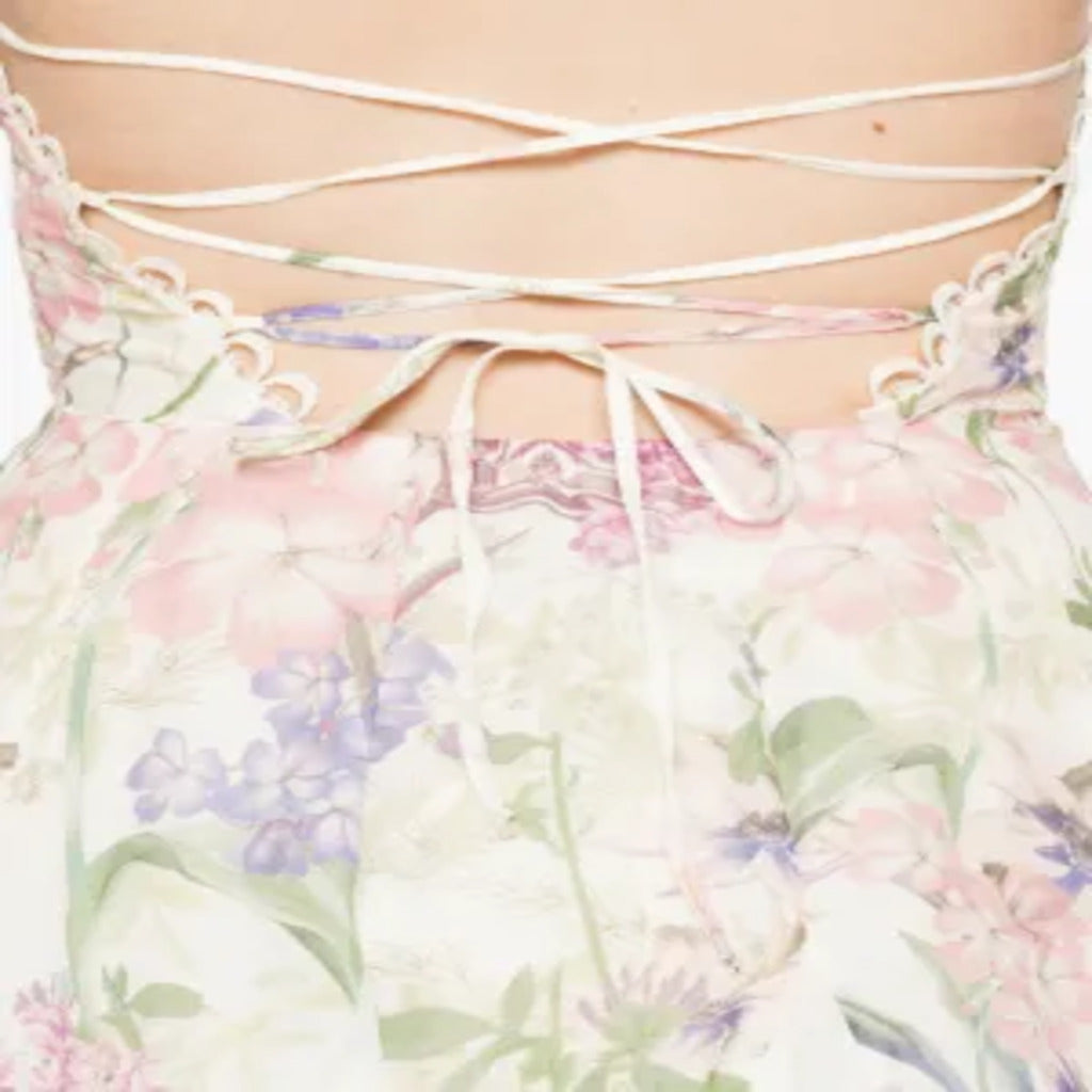 👗 Abito Corto Floreale con Spalline Sottili e Schiena a Lacci